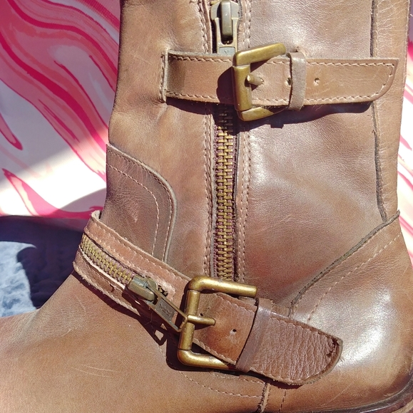 Leather boots - Picture 11 of 16